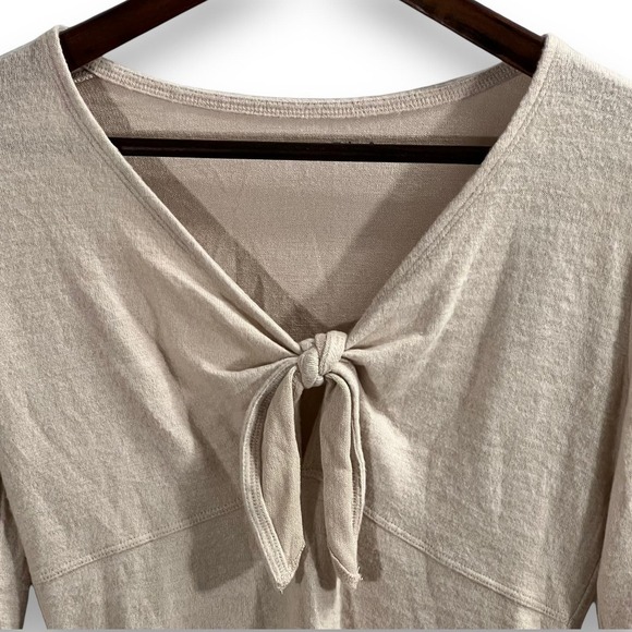 Abercrombie Fitch Bodysuit Tie Front V Neck Beige Small Clean Girl Minimalist - Picture 5 of 11